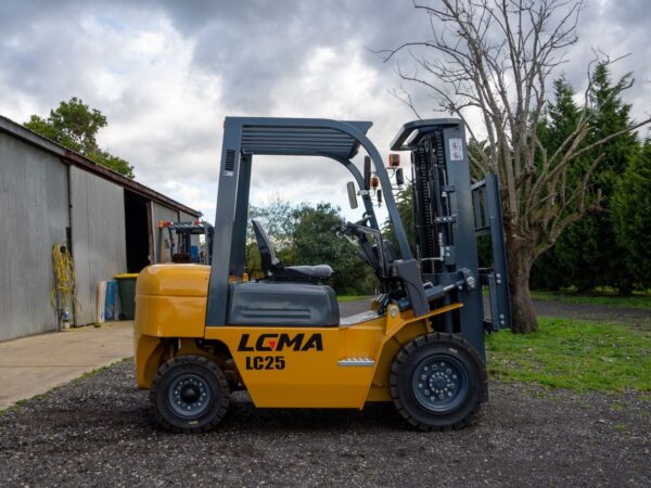 LGMA LC25 | 2.5T Counterbalanced Forklift - Image 3